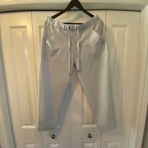 Under Armour Light Gray Capris.